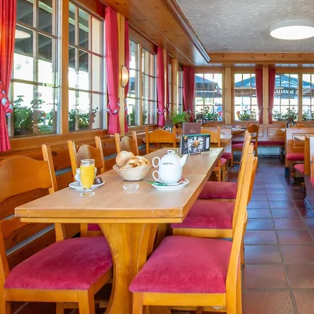 아파트 Appartementhaus Zurschmitten 00 By Interhome